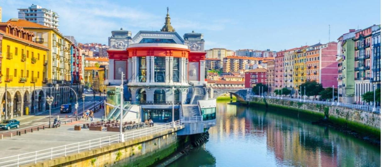 A 5 Minutos Andando Del Casco Viejo, Ayuntamiento, Plaza Circular Y Gran Via De Bilbao Y Proximo A Las 2 Lineas De Metro Buitenkant foto