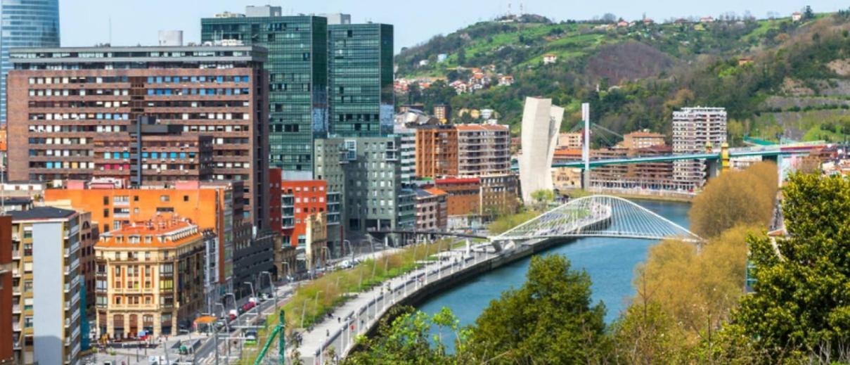 A 5 Minutos Andando Del Casco Viejo, Ayuntamiento, Plaza Circular Y Gran Via De Bilbao Y Proximo A Las 2 Lineas De Metro Buitenkant foto