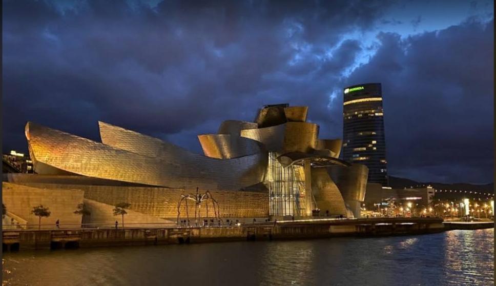 A 5 Minutos Andando Del Casco Viejo, Ayuntamiento, Plaza Circular Y Gran Via De Bilbao Y Proximo A Las 2 Lineas De Metro Buitenkant foto