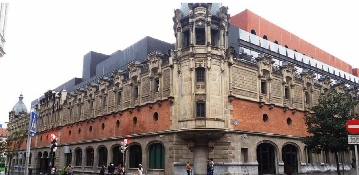 A 5 Minutos Andando Del Casco Viejo, Ayuntamiento, Plaza Circular Y Gran Via De Bilbao Y Proximo A Las 2 Lineas De Metro Buitenkant foto