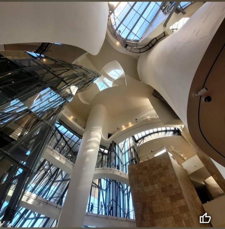 A 5 Minutos Andando Del Casco Viejo, Ayuntamiento, Plaza Circular Y Gran Via De Bilbao Y Proximo A Las 2 Lineas De Metro Buitenkant foto